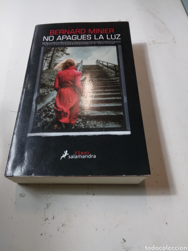 Libros de segunda mano: Bernard Minier, No apagues la luz, Salamandra - Foto 1