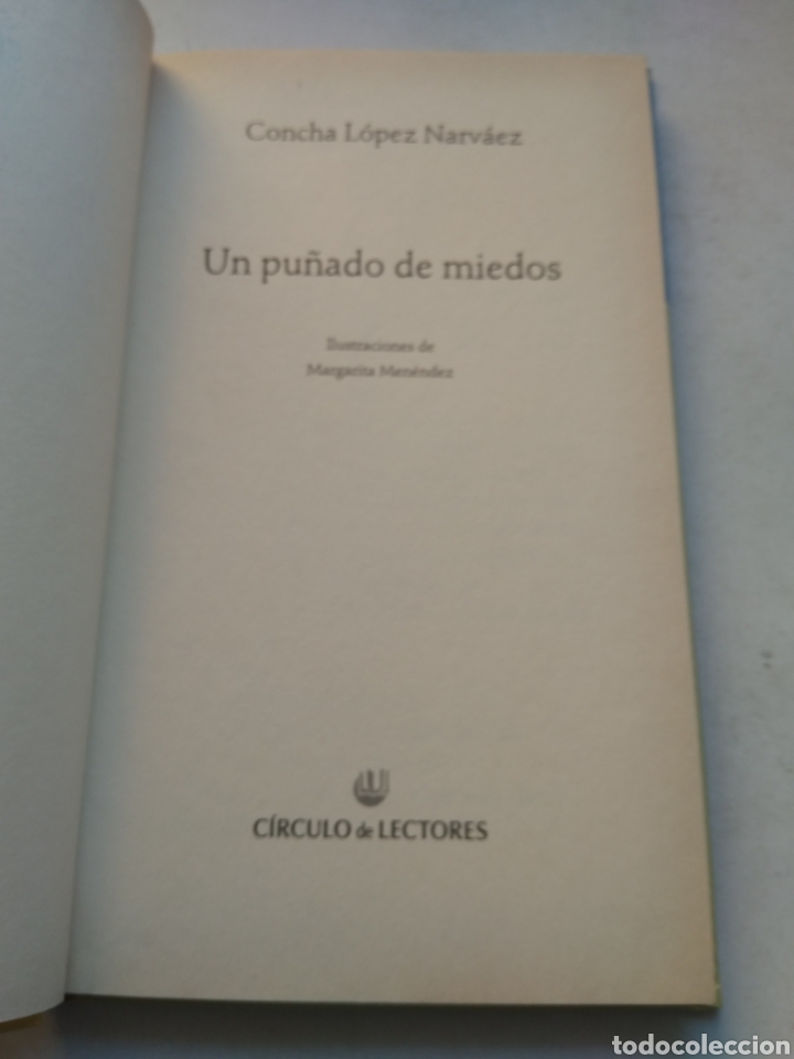 Libros de segunda mano: UN PU&Ntilde;ADO DE MIEDOS - Foto 2