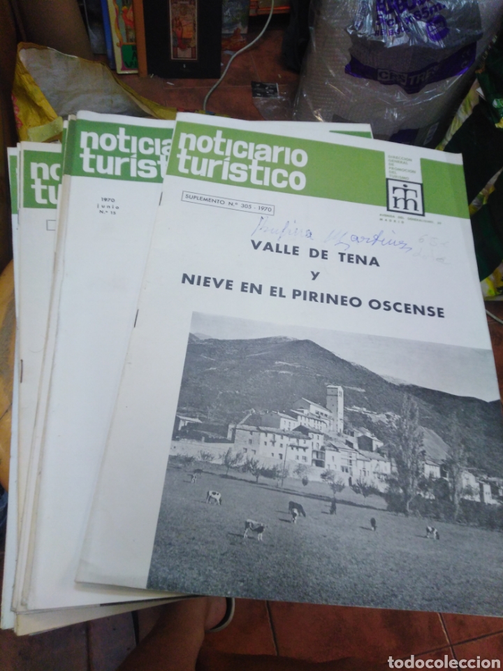 Libros de segunda mano: LOTE DE 43 REVISTAS DE NOTICIARIO TUR&Iacute;STICO-A&Ntilde;OS 70-MIRAR FOTOS Y N&Uacute;MEROS-TURISMO