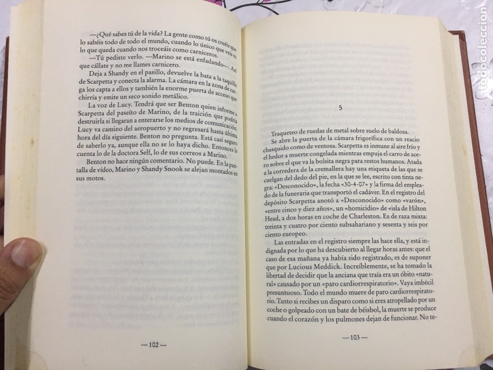 Libros de segunda mano: PATRICIA CORNWELL. EL LIBRO DE LOS MUERTOS - TAPA DURA - Foto 3