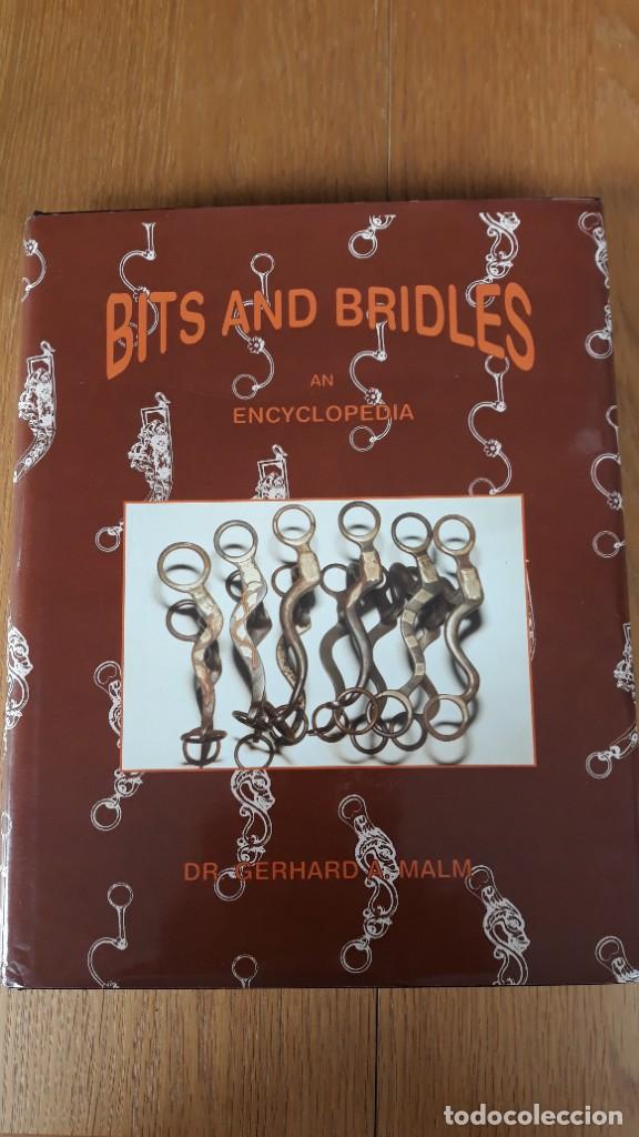 Libros de segunda mano: Bits and bridles an encyclopedia.Libro bocados caballos en ingles. - Foto 1