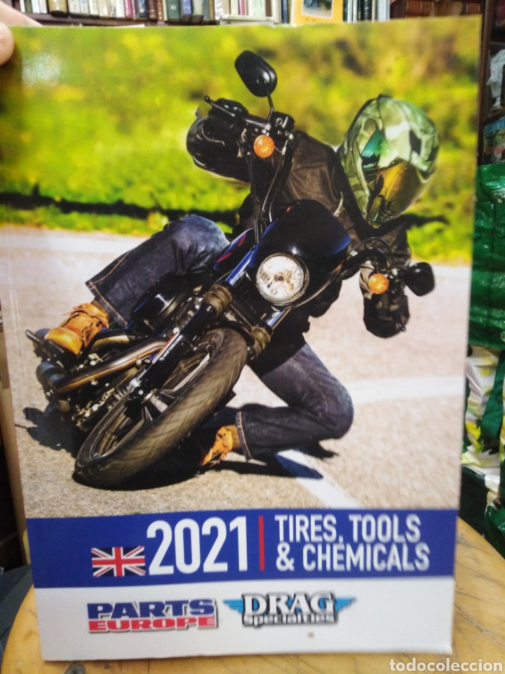 Libros de segunda mano: MOTOCICLISMO.CAT&Aacute;LOGO 2021 DE PIEZAS Y ACCESORIOS.TIRES,TOOLS&CHEMICALS-.ARTS EUROPE.DRAG SPECIALTIE