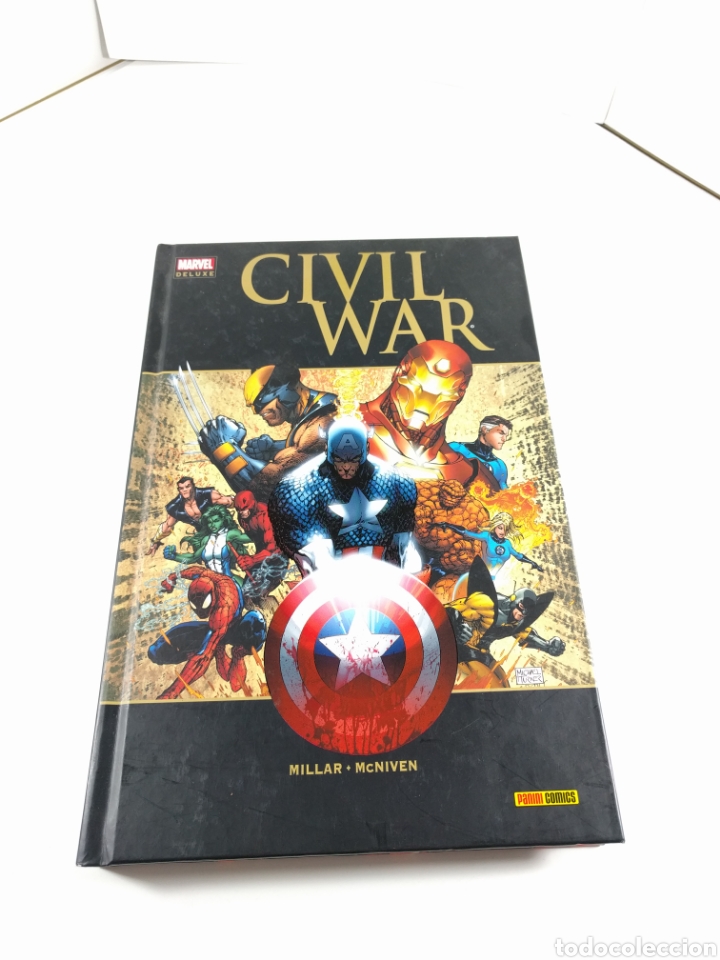 Libros de segunda mano: Civil war. Marvel Deluxe. Millar MCniven. Panini c&oacute;mics. - Foto 1