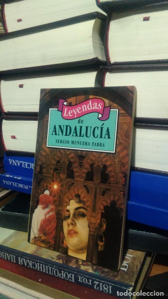 Libros de segunda mano: LEYENDAS DE ANDALUC&Iacute;A, SERGIO MUNERA FABRA, ED. DIST. MATEOS S.A. M.E. - Foto 1