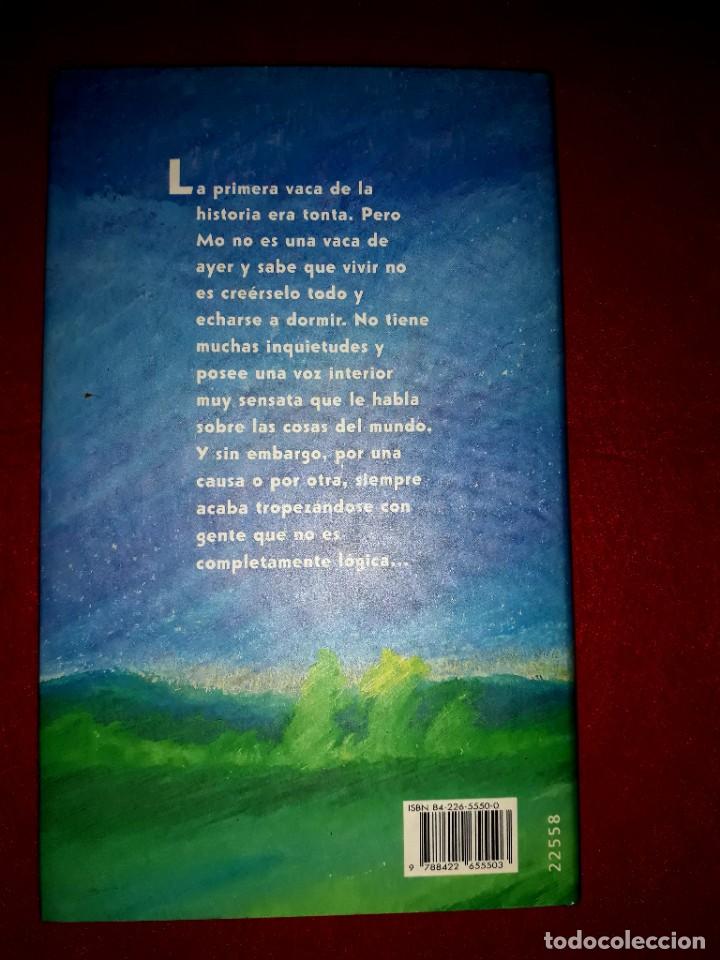 Libros de segunda mano: Memorias de una Vaca Bernardo Atxaga Circulo de Lectores - Foto 2