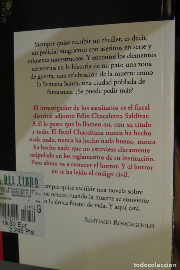 Libros de segunda mano: ABRIL ROJO. SANTIAGO RONCAGLIOLO - Foto 2