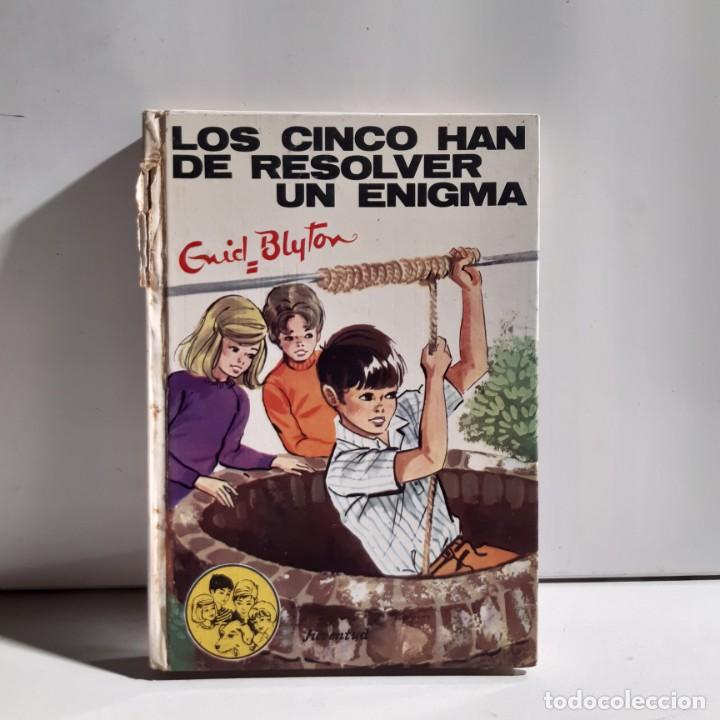 Libros de segunda mano: LIBRO - LOS CINCO HAN DE RESOLVER UN ENIGMA - ENID BLYTON /15.347 - Foto 1