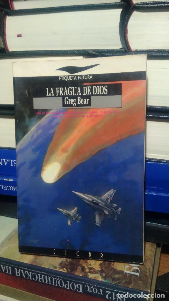 Libros de segunda mano: LA FRAGUA DE DIOS, GREG BEAR, ED. JUCAR - Foto 1