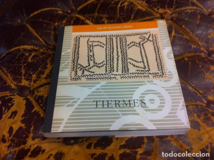 Libros de segunda mano: TIERMES, GU&Iacute;A DEL YACIMIENTO Y MUSEO. 1990, JUNTA DE CASTILLA Y LE&Oacute;N - Foto 1