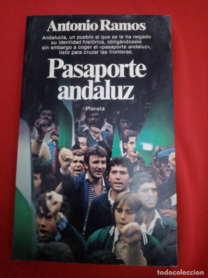 Libros de segunda mano: Pasaporte andaluz (Colecci&oacute;n Documento) Ramos, Antonio - Foto 1