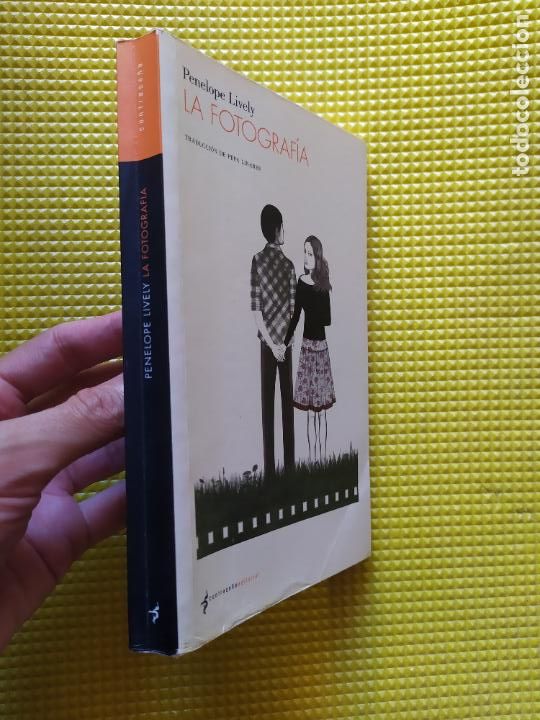 Libros de segunda mano: LA FOTOGRAFIA PENELOPE LIVELY - Foto 2