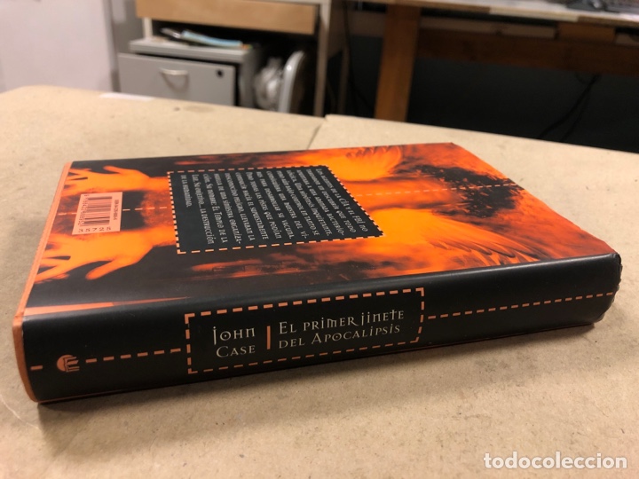Libros de segunda mano: EL PRIMER JINETE DEL APOCALIPSIS. JOHN CASE. C&Iacute;RCULO DE LECTORES 2001. - Foto 2