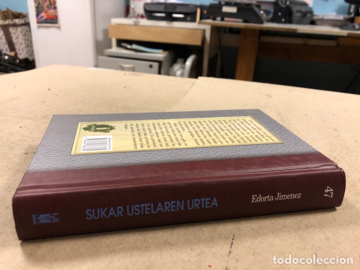 Libros de segunda mano: SUKAR USTELAREN URTA. EDORTA JIM&Eacute;NEZ. EDITORIAL TXALAPARTA 2004. EUSKARAZ. - Foto 4