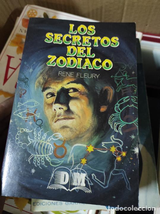 Libros de segunda mano: Los Secretos Del Zod&iacute;aco - Ren&eacute; Fleury - Foto 1
