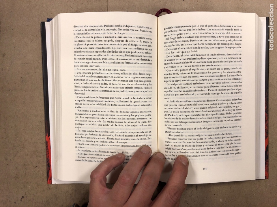Libros de segunda mano: LIBROS SANGRIENTA. CLIVE BARKER. C&Iacute;RCULO DE LECTORES 1991. - Foto 4