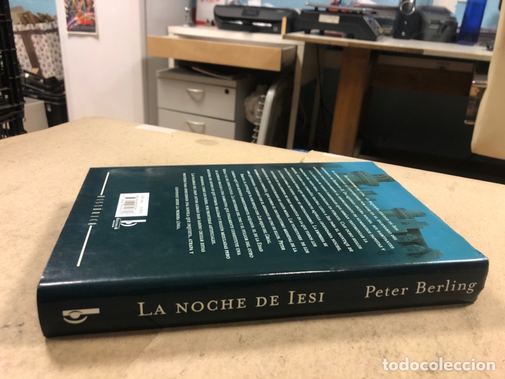 Libros de segunda mano: LA NOCHE DE IESI. PETER BERLING. EDICIONES B 1995 (1&ordf; EDICI&Oacute;N). - Foto 2