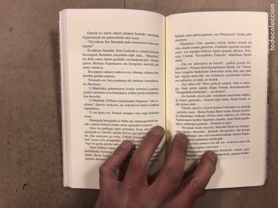 Libros de segunda mano: PUTZU. TXILLARDEGI. ELKARLANEAN ARGITALETXEA 1999. EUSKARAZ. - Foto 4