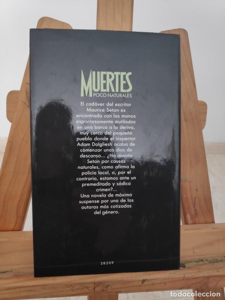 Libros de segunda mano: Muertes poco naturales, P.D. James, Circulo de Lectores - Foto 3