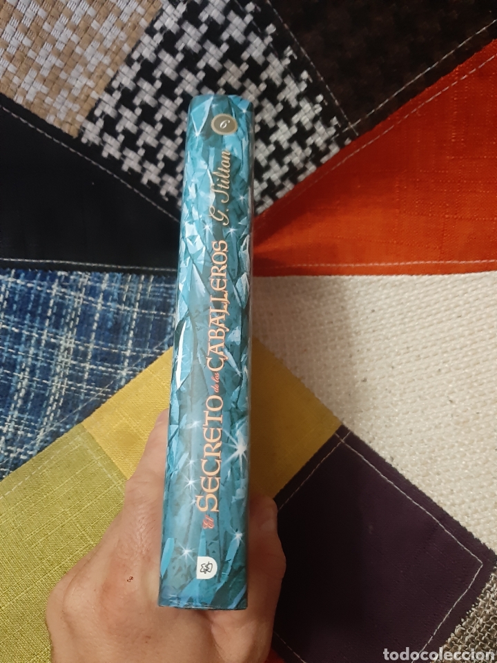 Libros de segunda mano: Libro El Secreto de los Caballeros -Ger&oacute;nimo Stilton- (1&deg; Edici&oacute;n 2.013) - Foto 2