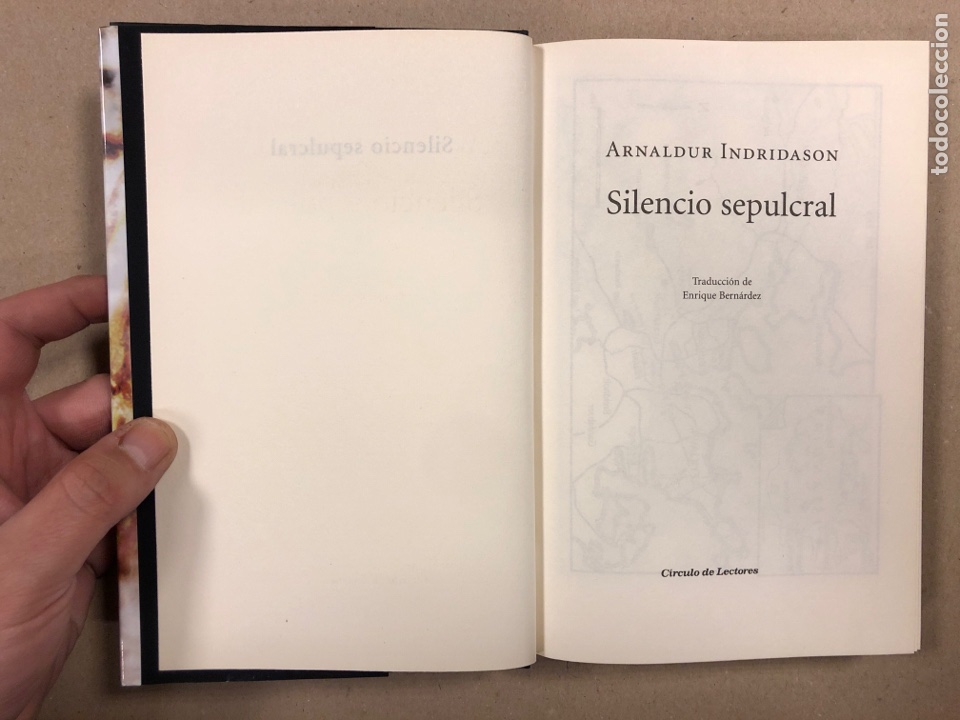 Libros de segunda mano: SILENCIO SEPULCRAL. ARNALDUR INDRIDASON. C&Iacute;RCULO DE LECTORES 2008. - Foto 2