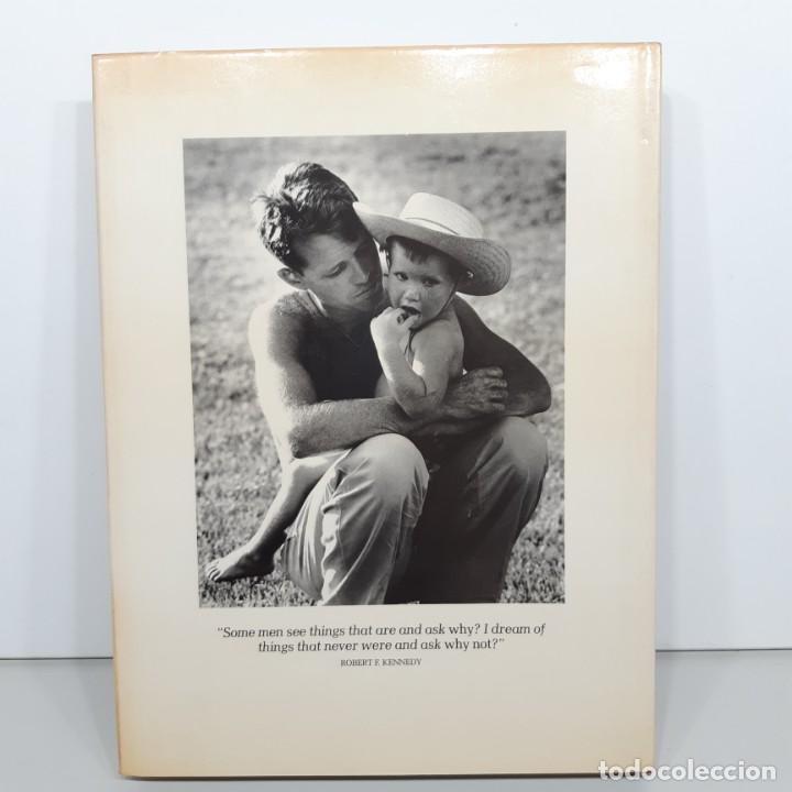Libros de segunda mano: LIBRO - KENNEDY A TIME REMEMBERED - JAQUES LOWE / 15.538 - Foto 2