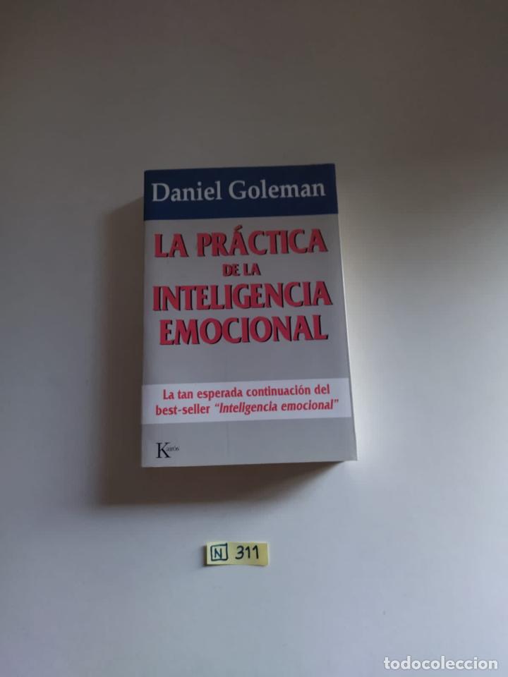 Libros de segunda mano: La pr&aacute;ctica de la inteligencia emocional - Foto 1