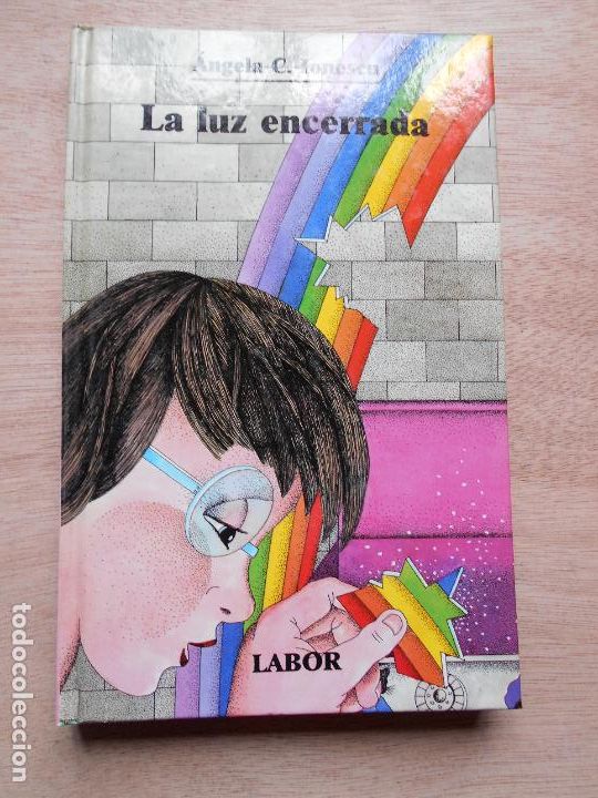 Libros de segunda mano: La luz encerrada Editorial Labor - Foto 1