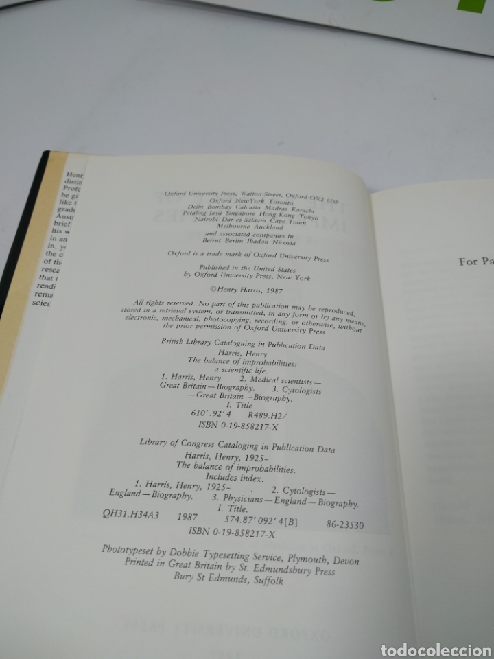 Libros de segunda mano: The balance of improbabilities. Henry Harris. - Foto 3