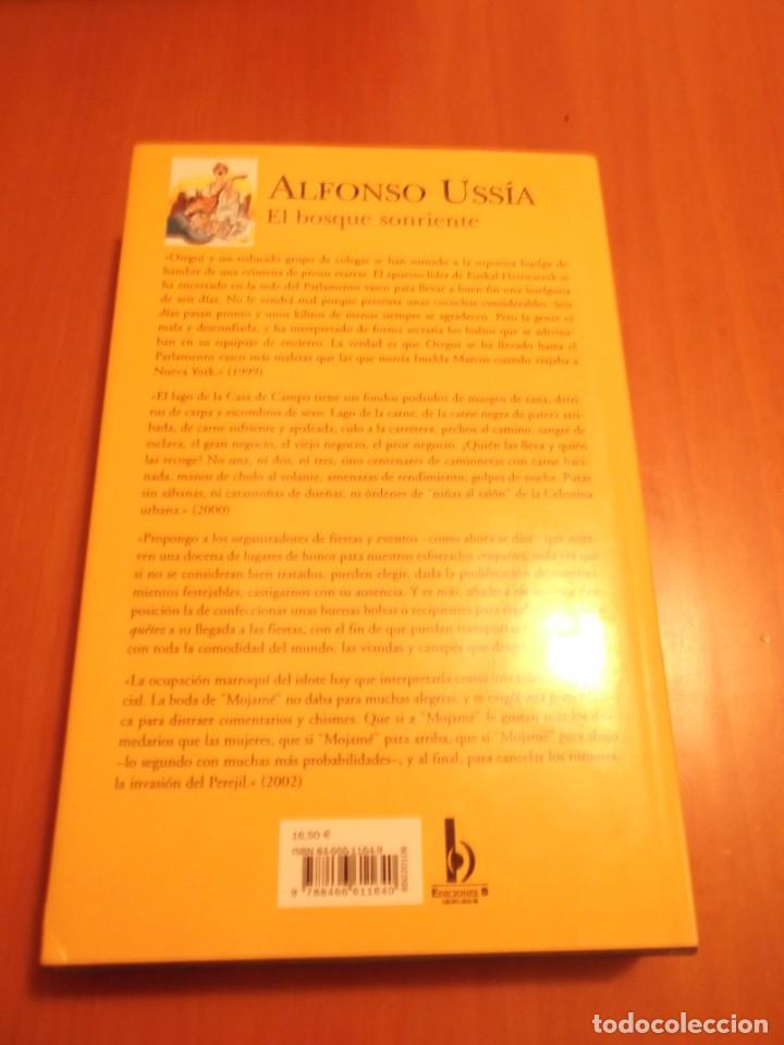 Libros de segunda mano: El bosque sonriente de Alfonso Uss&iacute;a. - Foto 2