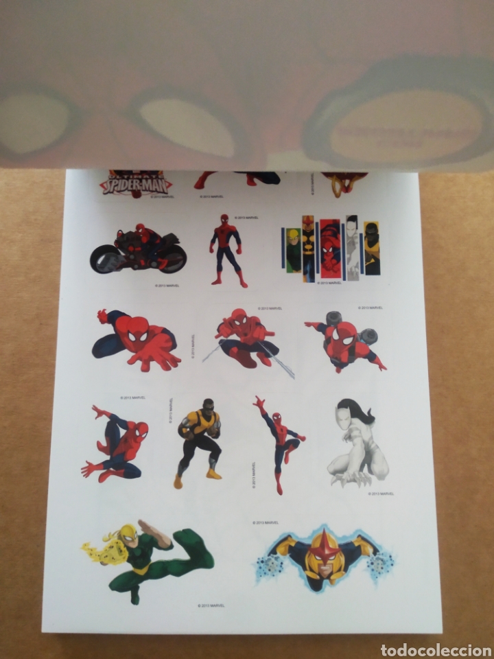 Libros de segunda mano: Ultimate Spiderman: Bloc de Juegos (Marvel/LibroDivo, 2015). Sin usar. Con pegatinas. - Foto 2