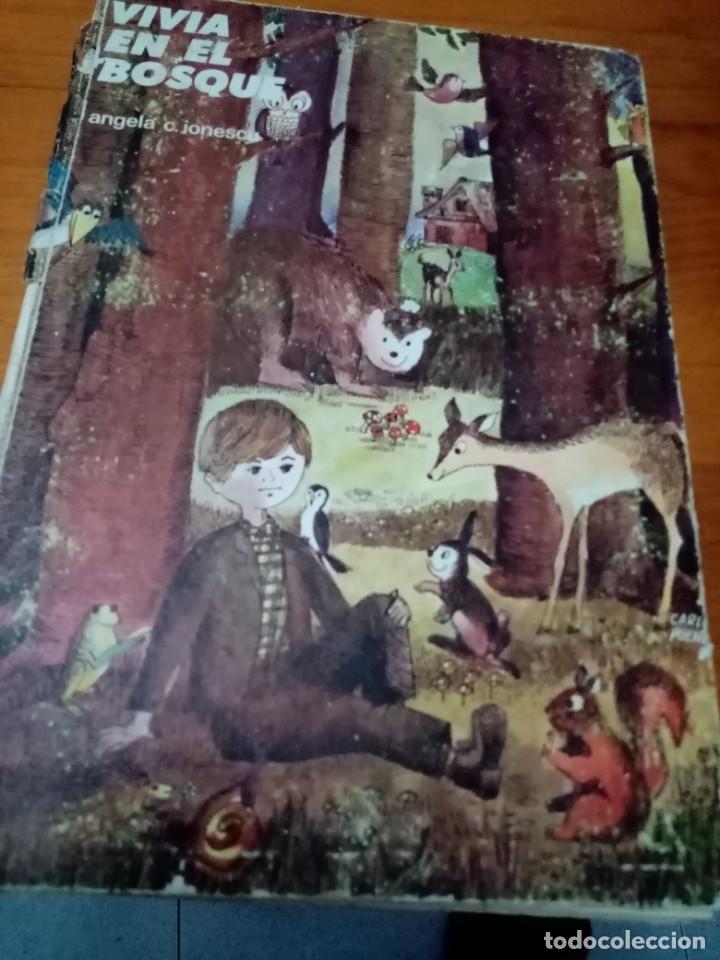 Libros de segunda mano: VIVIA EN EL BOSQUE. ANGELA C. JONESCU. EST27B1 - Foto 1