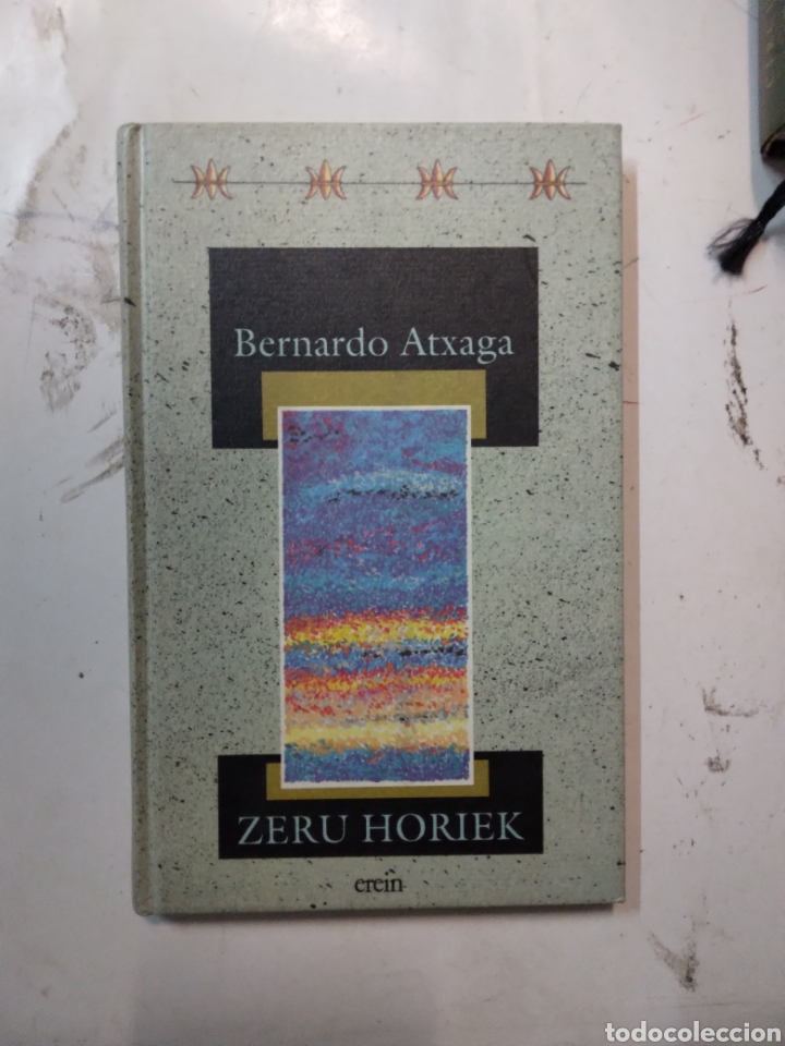 Libros de segunda mano: Bernardo Atxaga, Zeru horiek,, Erein - Foto 1