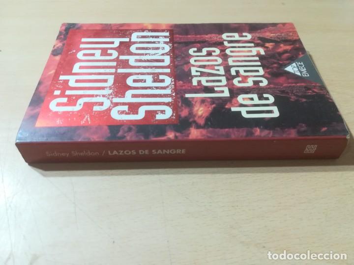 Libros de segunda mano: LAZOS DE SANGRE / SIDNEY SHELDON / EMECE / AM52 - Foto 2