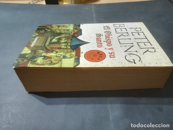 Libros de segunda mano: EL OBISPO Y SU SANTO / PETER BERLING / DEBOLSILLO / A&Ntilde;86 - Foto 2