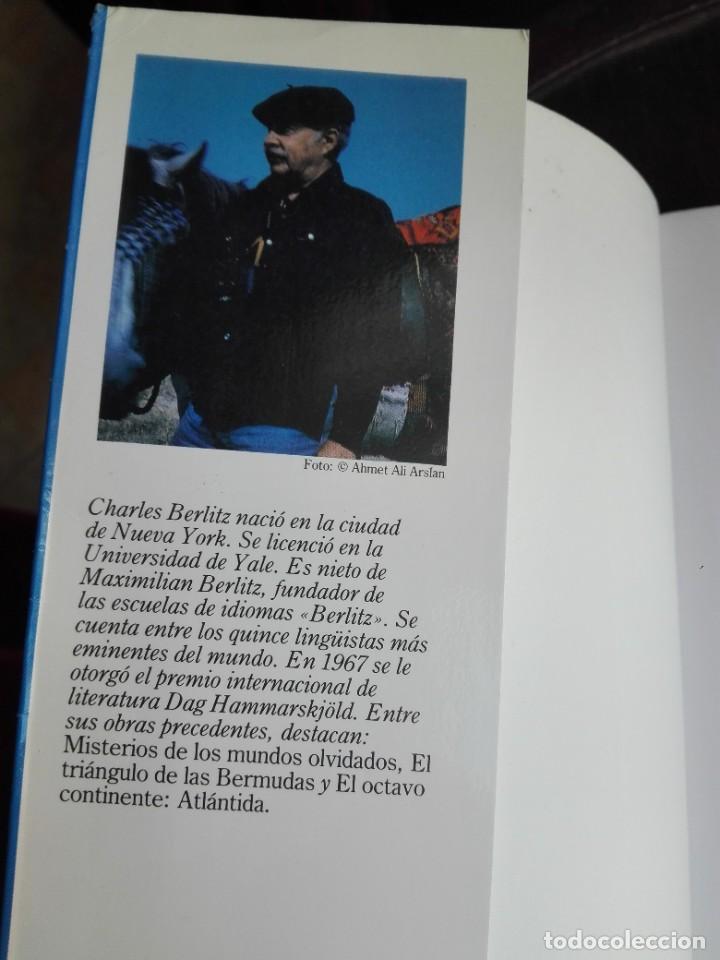 Libros de segunda mano: En busca del arca perdida de No&eacute; Charles Berlitz autor de El Tri&aacute;ngulo de las Bermudas - Foto 2