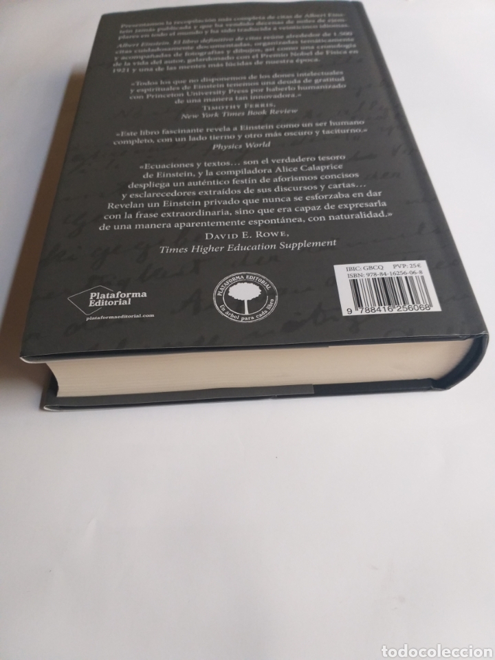 Libros de segunda mano: Albert Einstein el libro definitivo de citas . Compilaci&oacute;n y edici&oacute;n Alice calaprice - Foto 7