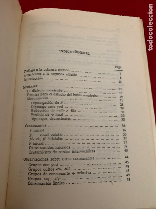 Libros de segunda mano: Dialectolog&iacute;a espa&ntilde;ola. Alonso Zamora Vicente. - Foto 3