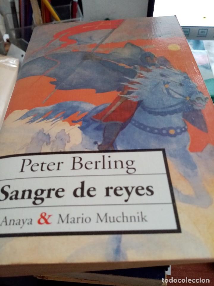Libros de segunda mano: SANGRE DE REYES. PETER BERLING. EST27B1 - Foto 1
