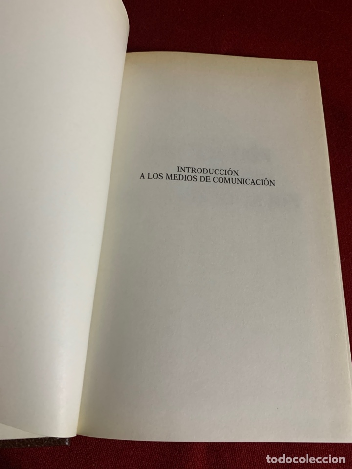 Libros de segunda mano: Introducci&oacute;n a los medios de comunicaci&oacute;n. AA.VV. - Foto 4