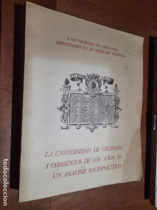 Gebrauchte B&uuml;cher: LA UNIVERSIDAD DE GRANADA A COMIENZOS DE LOS A&Ntilde;OS 70: UN AN&Aacute;LISIS SOCIOPOL&Iacute;TICO. PORTADA CON TARAS