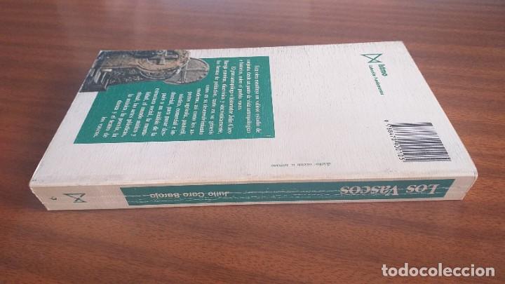 Libros de segunda mano: Los vascos --- Julio Caro Baroja / Istmo - Foto 6