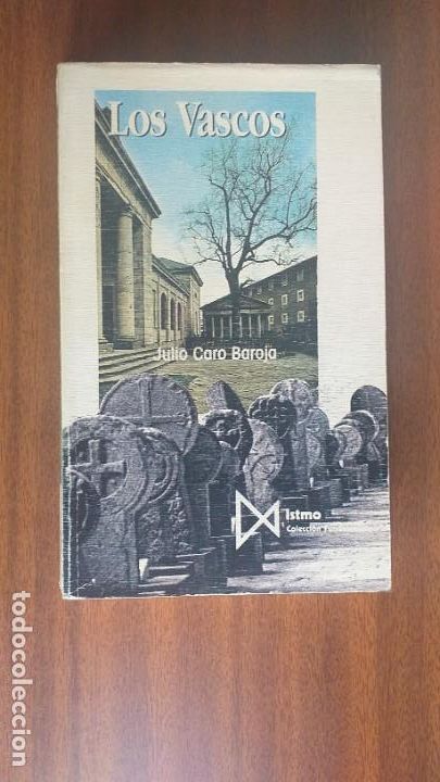 Libros de segunda mano: Los vascos --- Julio Caro Baroja / Istmo - Foto 1