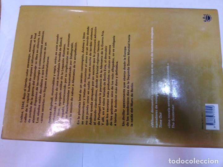 Libros de segunda mano: ROBERT WILSON En compa&ntilde;ia de extra&ntilde;os SA7666 - Foto 2