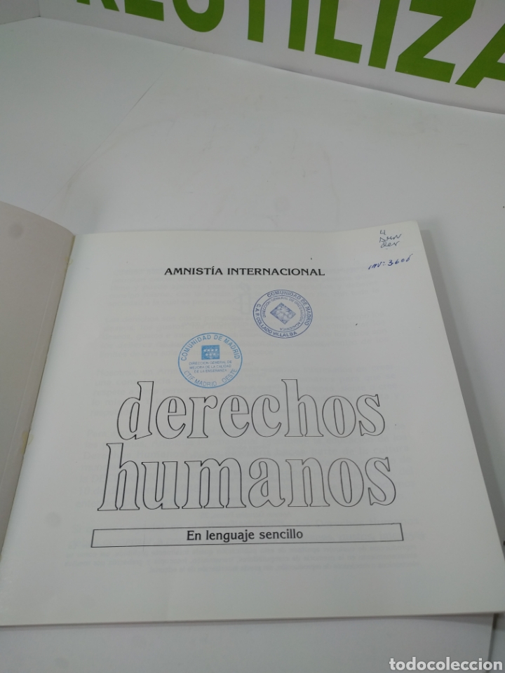 Libros de segunda mano: Derechos humanos. En lenguaje sencillo. Amnist&iacute;a Internacional. - Foto 3