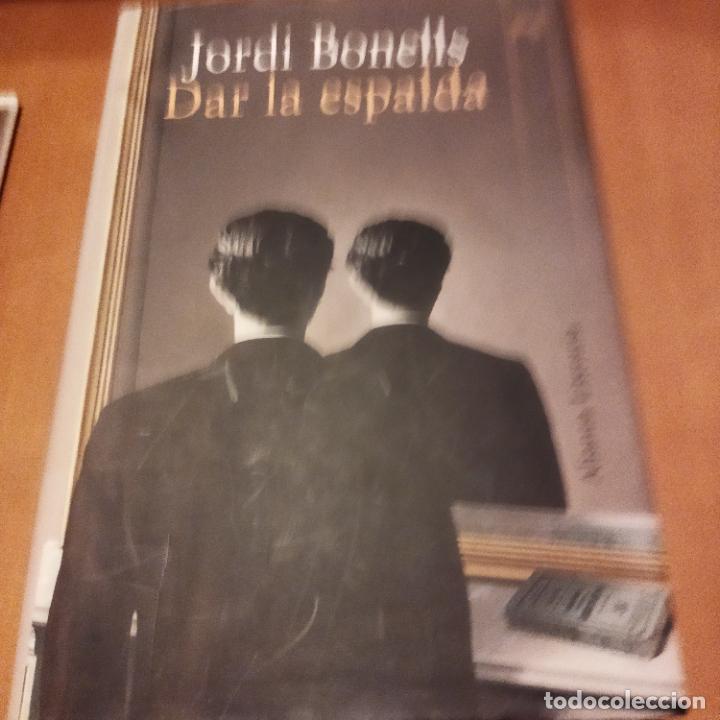 Libros de segunda mano: Dar la espalda - Foto 1