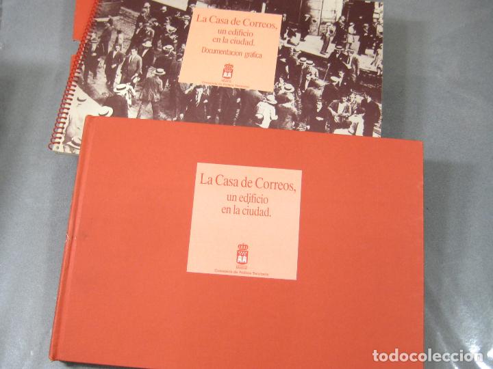 Libros de segunda mano: LA CASA DE CORREOS. UN EDIFICIO EN LA CIUDAD. CARPETA COMPLETA CON LOS DOS VOL&Uacute;MENES - Foto 2