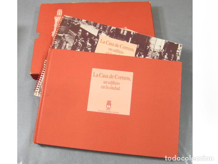 Libros de segunda mano: LA CASA DE CORREOS. UN EDIFICIO EN LA CIUDAD. CARPETA COMPLETA CON LOS DOS VOL&Uacute;MENES - Foto 1