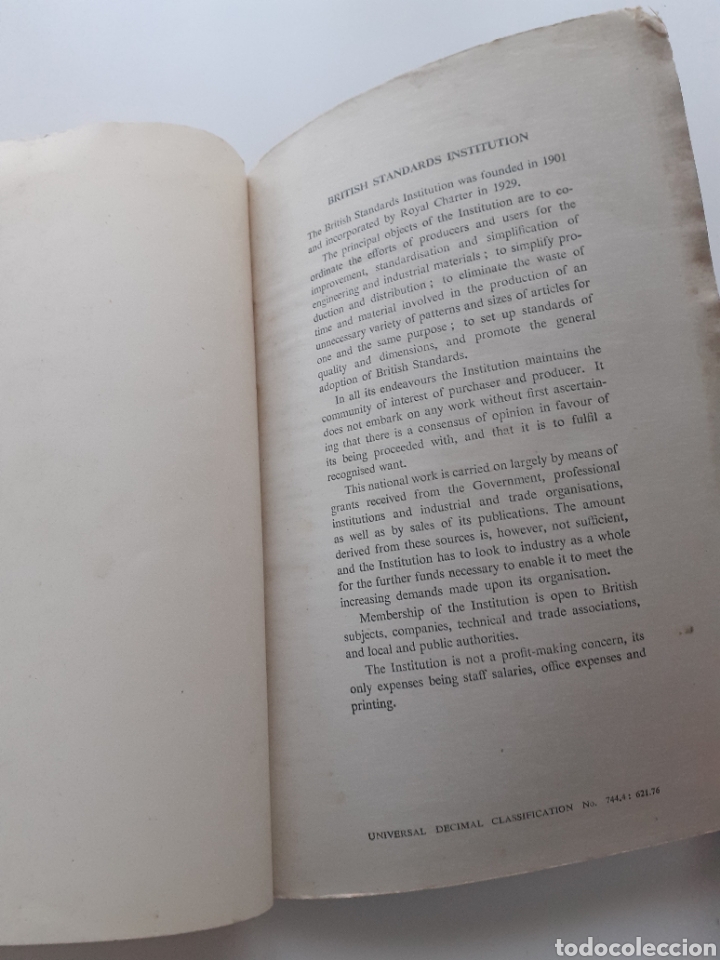 Libros de segunda mano: Engineering drawing practice, British standard 308: 1943 ingl&eacute;s - Foto 17