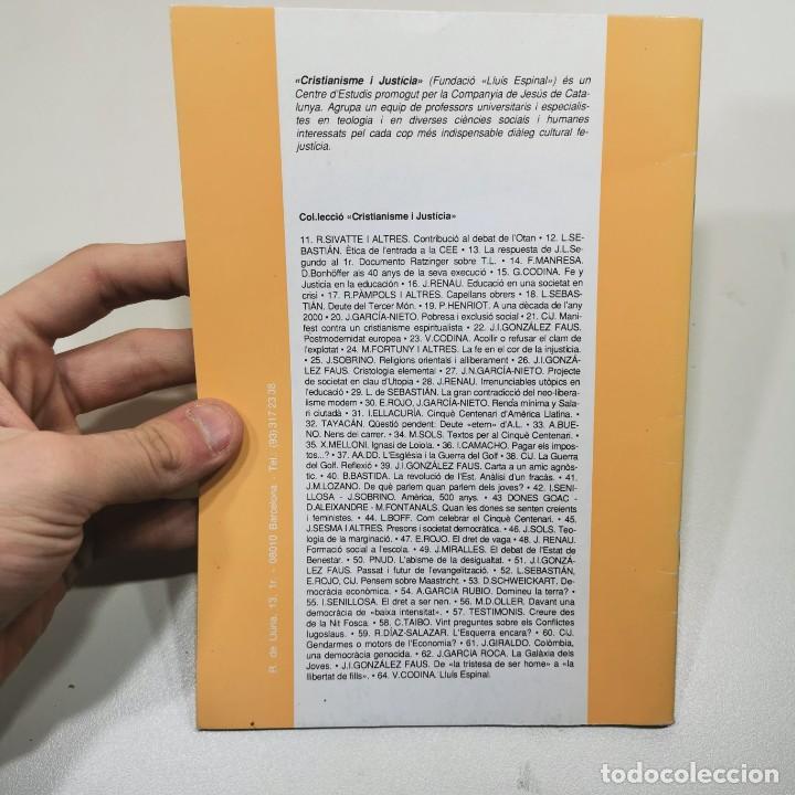 Libros de segunda mano: LLU&Iacute;S ESPINAL - V&Iacute;CTOR CODINA - GASTAR LA VIDA PELS ALTRES / 17.006 - Foto 2