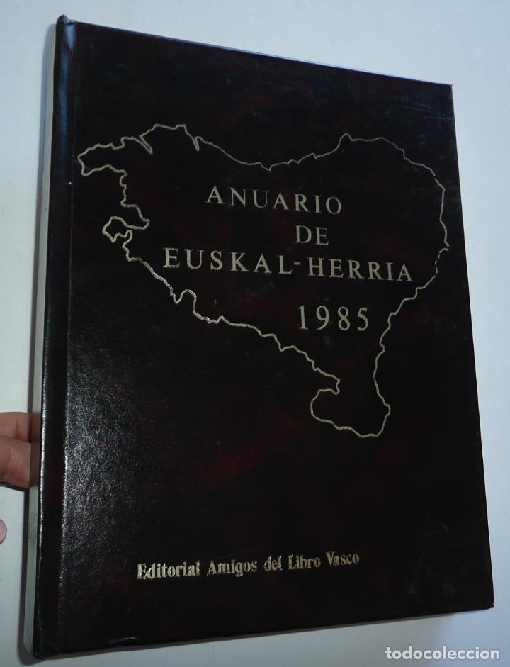 Libros de segunda mano: Anuario de Euskal Herria 1985 (Editorial Amigos del Libro Vasco) - Foto 1
